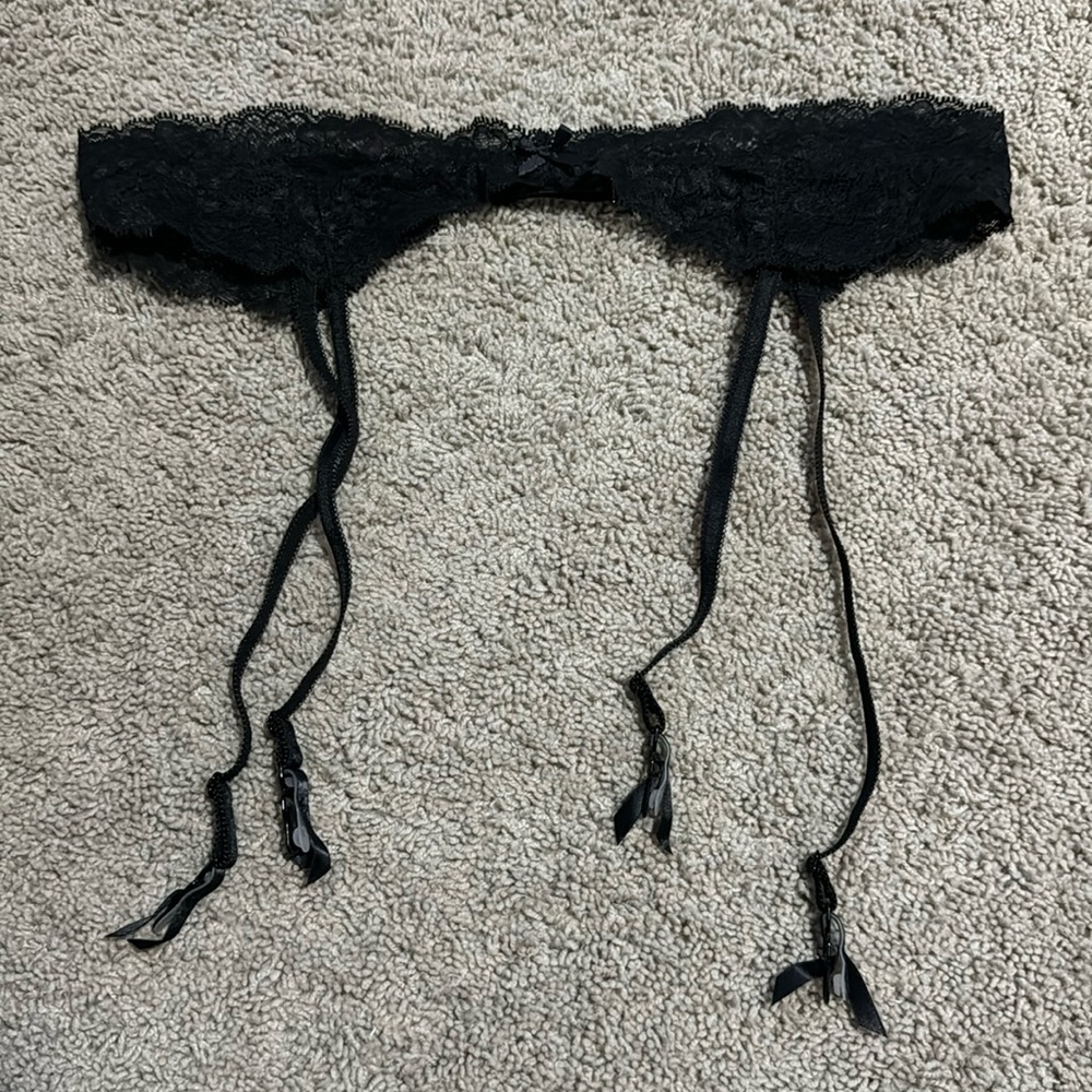 Black Victoria’s Secret Garter Belt NWOT